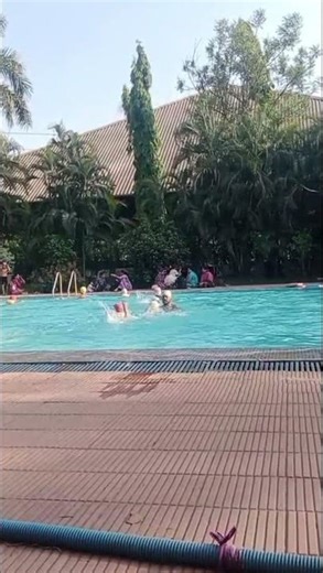 Coach helping tejas to swim without floater | Swimming song cocomelon #shorts #swimming