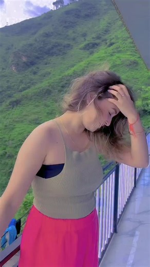 فيديوهات أنشأها Laiba (@laiba.x00) باستخدام original sound - Feshion Music