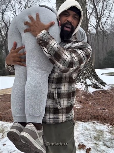 how to catch a snow bunny #snowbunny #snowbunnycrisis #drumar #callthedoc