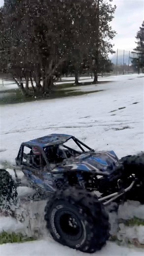 Rc basher 1/10 axial Bomber #rcrockcrawler #rcbasher