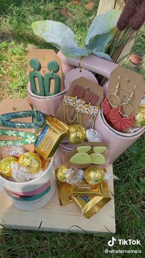 I absolutely love getting to do these!🥰 #giftbaskets #vendortips #makersoftiktok #smallbusiness