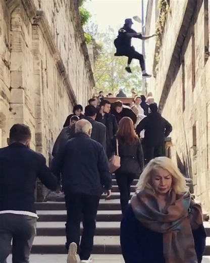 BTS of alleyway scene on the storror X canon shoot with in 🇹🇷 , this was so funnn 👊🏿, keep your eyes peeled for the full vid coming soon to our YouTube. #storror #parkour #freerunning #canon #athlete #sport #athlete #obstaclecourse #facebookreel #facebookpost #facebookpostシ | Joshuastorror