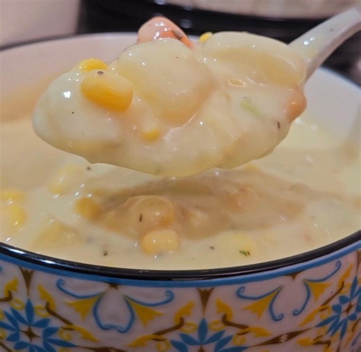 CREAMY CORN CHOWDER 🌽 Warm, comforting, and irresistibly creamy—this Creamy Corn Chowder is a bowl of cozy goodness perfect for chilly days or anytime you're craving a hearty, flavor-packed soup. Loaded with sweet corn, tender potatoes, savory ham, and a velvety blend of milk and cream, this one-pot wonder is sure to become a family favorite! Ingredients: 4 tbsp butter 1/2 cup chopped onions 1/2 cup chopped celery 1/2 cup diced carrots 2 cups cubed potatoes 4 cloves garlic, minced 1/4 cup all-p