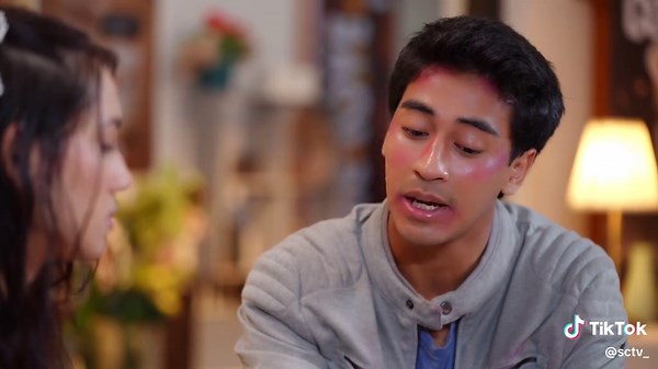 Jingga sudah tau kalau ia bukan anak kandung ibunya? Saksikan sinetron SCTV “Lautan Cinta” setiap hari, pukul 18.25 WIB hanya di SCTV! Dibintangi oleh Abidzar Al-Ghifari, Ratu Rafa, Cinta Brian dan Chantiq SchagerL. #SCTVSinetron #LautanCinta #LautanCintaSCTV #SCTVCuplikan