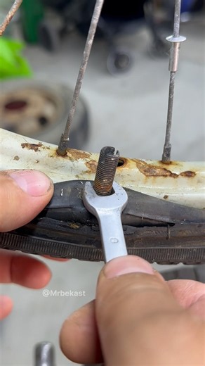 Bicycle Inner Tube Replacement Process