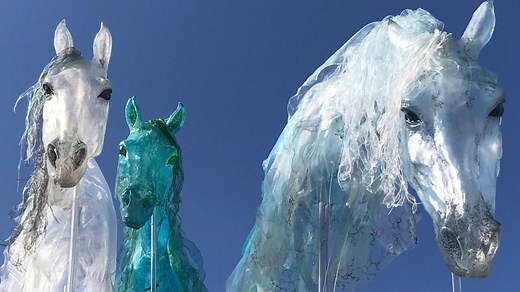Wind Horses, Pantao's ethereal equine "puppets"