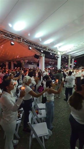 Santo Domingo conmemora con una vigilia el primer aniversario de la tragedia en la discoteca Jet Set