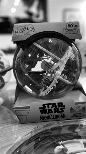 Anaïs blog famille & lifestyle | créatrice UGC on Instagram: "🛸Telle est la voie 🛸 On a testé le Perplexus édition MANDALORIAN ! 80 obstacles pour un challenge familial parfait quand on veut faire une pause des écrans. C’est l’activité idéale pour tester la patience des petits (et des grands!). Dites-moi : Qui chez vous est le plus patient ? 🪩🧘🏽💚 . . . #mandalorian #starwars #perplexus #StarWarsFan #NouveautéJeux #JeuxEnFamille #ideecadeau #noel2025 @spinmasterfrance @agencekomlm"