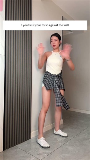 4 Daily Wall Exercises to Improve Posture, Strengthen Legs, and Shape Your Body