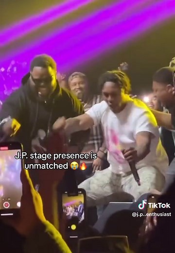 Best Songs for a High Energy Party Mix Performance