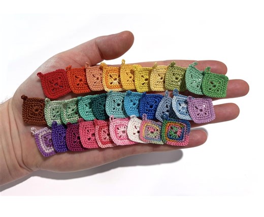 Handmade Miniature Crochet Potholders (set of 2) - 1/12 Scale Dollhouse Hotpads - Etsy