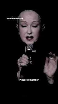 Cyndi lauper claps back at heckler