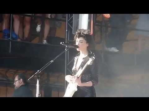 St. Vincent - Dig a Pony (Beatles cover) - Live at Wayhome Festival 2015