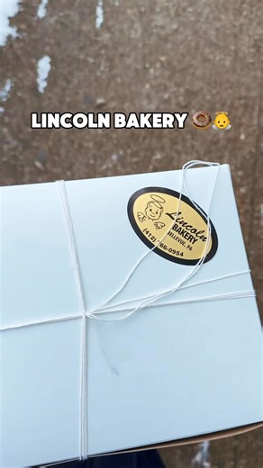 Pittsburgh’s donut scene is a true treasure for anyone with a sweet tooth! 🍩✨ Whether you visit charming neighborhood shops or funky food trucks, you’ll find donuts here that are anything but ordinary. Think rich flavors, creative toppings and the perfect balance of fluffy and indulgent. Be sure to set your alarm and wake up early–the best donuts sell out fast! 😋 Check out more of our fav spots 👉 https://www.visitpittsburgh.com/blog/best-donut-shops-in-pittsburgh/ | Visit Pittsburgh