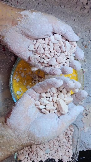 Pebbles Water Crushes Gymchalk ASMR Satisfying Relaxing Dusty Sleepaid