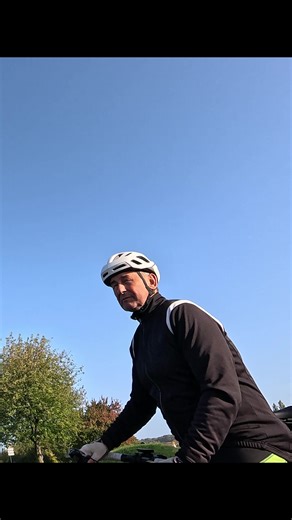 🚴‍♂️💨 Sortie vélo avec Jacques. 👉 Vidéo complète disponible sur YouTube 👉 Lien YouTube : https://www.youtube.com/watch?v=mjJsxbdWvuQ 👉 Lien Strava : [https://www.strava.com/activities/15317757285](https://www.strava.com/activities/16039679900) #velo #garmin #gopro #bike #cyclisme