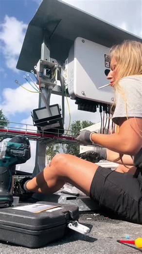 Installing a Hybrid Solar Inverter: A Step-by-Step Guide