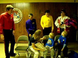 Talking Cockroaches with the Wiggles at Meet and Greet