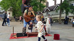 Despacito revisité par un incroyable homme-orchestre et son équipe 😍 | Music Covers & Creations