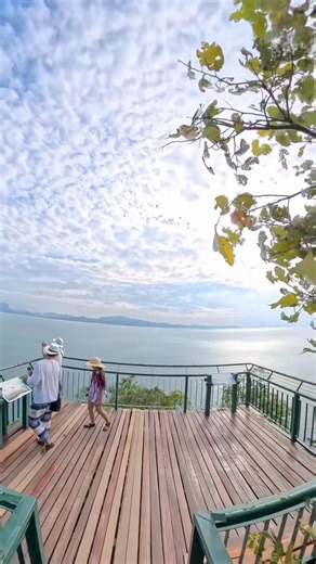 🇹🇭 The higher you go, the better it gets. Koh Hong Viewpoint is proof that effort always pays off. 💪🌅 #thailand #krabi #vacation #fblifestyle #beach | Krabi Vip Tour - Thailand