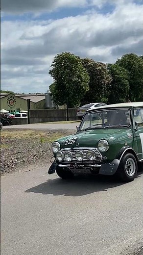 Modified Original Mini Cooper acceleration! #coolcar #acceleration #originalmini #gearboxwhine #mini