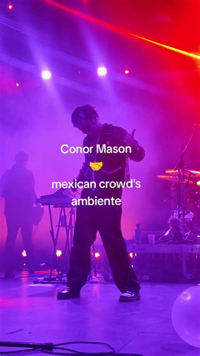 usted bailele, mijo... acá le aplaudimos ✨👏 it was great to see them feeling so welcomed and amazed by the crowd, can't wait to see them again in march 🔥🔥🔥 #nbt #nothingbutthieves #conormason #concerts #mexico