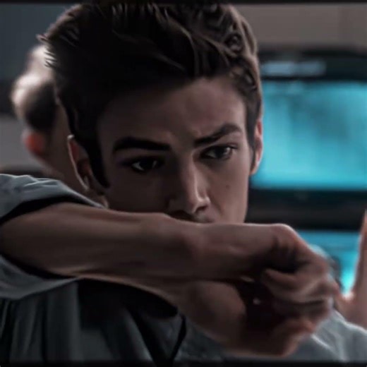 Look more afriad - Flash | MONTAGEM FUEGO (Slowed) - fenekot #flash #cw