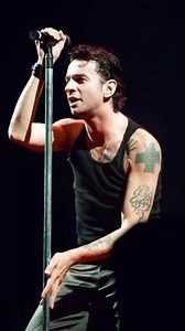 Happy Birthday David Gahan ( Epping , Essex ; May 9, 1962, born David Callcott ), is a British singer known for being the lead vocalist of the electronic music group Depeche Mode since their debut in 1980. He has also developed as a soloist and has released two albums, Paper Monsters in 2003 and Hourglass in 2007, in addition to collaborating since 2012 with the group Soulsavers. | Gerard Sanchezz