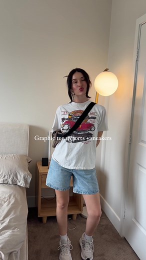 Amusement Park Outfit Ideas and Theme Park Outfits - What to Wear