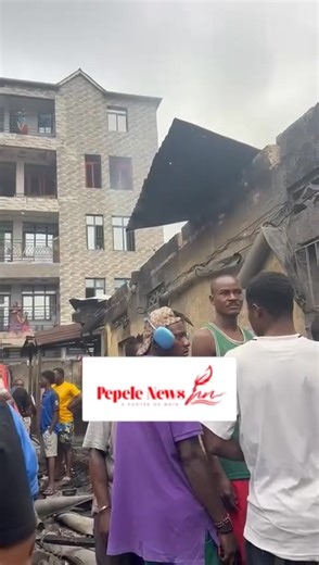 🔴 FLASH INFO | KINSHASA – TRAGÉDIE DANS LA COMMUNE DE KINSHASA Un incendie dramatique s’est produit cette nuit sur l’avenue Kapanga du marché, dans la commune de Kinshasa. Selon les premiers témoignages recueillis, le courant électrique, coupé depuis plus de trois semaines dans le quartier, serait revenu vers 2h du matin, provoquant un court-circuit à l’origine des flammes. 5 enfants et leur jeune tante, ont perdu la vie dans cet incendie alors que leur mère était sortie pour une raison quelcon
