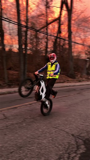 Summer pump fake fr #aigenerated all ai generated @Joshee 😴 @DNIS BRAKES™ @emotocross @nate🦇 @Ultra Brandon last clip so old but i love it so much you want a tutorial dm me