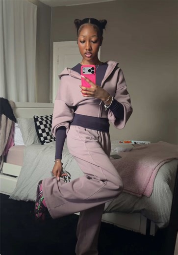 Chic Purple Outfit Inspiration from the Flower Show