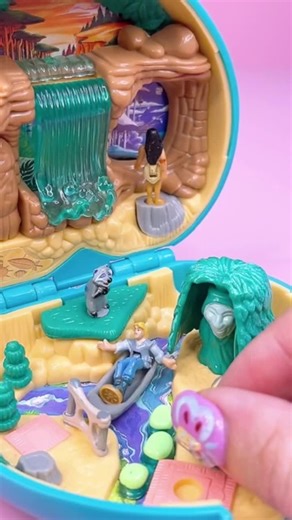 Vintage Polly Pocket Disney Pocahontas Playcase Tiny Collection