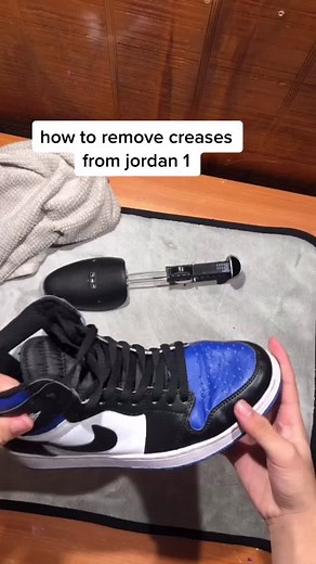how to remove your creases from your jordan 1s #fyp #viral #explore #famous #sneakerlifehacks ￼