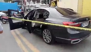 Members of the Manila Police District SOCO team investigate an abandoned vehicle along M. H. Del Pilar Street corner San Andres Street in Malate, Manila on Thursday morning. (Video by Edd Gumban/The Philippine STAR) | Philippine Star