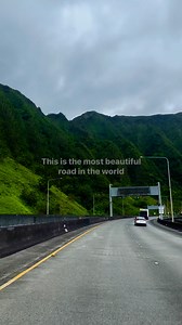 The most beautiful road in the world on Oahu, Hawaii 🛣️🌴 #oahu #hawaii #beautiful #views #nature #travel | RobertJohn