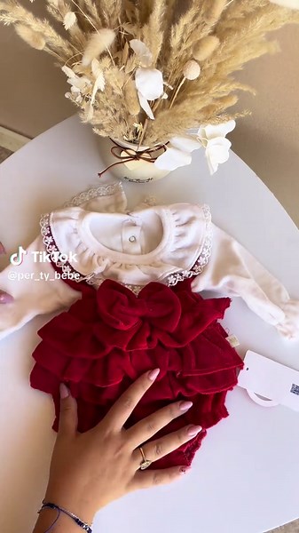 Cmimi Romper 1300L🏷️ Romper velvet me jake me drante dhe fjongo .Kombinimi perfekt per lulet e vogla🌹 0-3,3-6,6-9,9-12 Getat 300L🏷️ Pupat 1000L🏷️