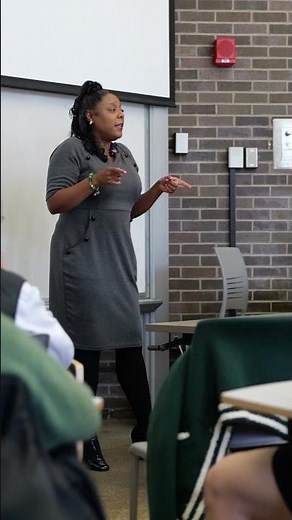 Cook County Clerk Monica Gordon Speaks with Students at UIC