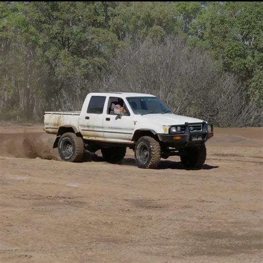 Supercharged Hilux (🔊 Turn Sound Up) Shredding!