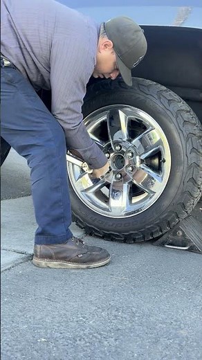 How to properly torque lug nuts on a Chevy Silverado #tireguy #torquewrench #asmr