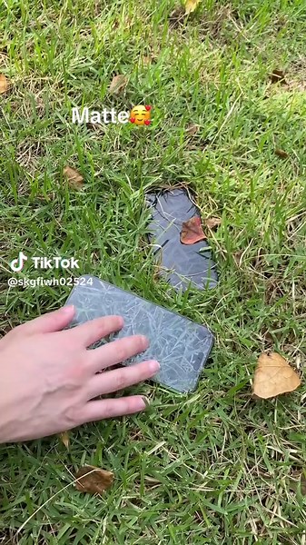 Clear Your Screen with Matte Protector for iPhone 17