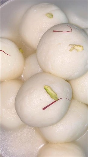 Bengali Rasgulla at Home | Soft And Spongy Rasgulla Recipe सफेद रसगुल्ले 😋#shorts