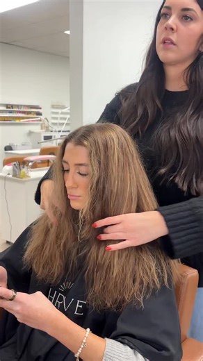 MACKENZIE RUSSON • UTAH HAIRSTYLIST on Instagram: "hello shiny, frizz free, healthy hair ✨ #ad #kerarx"