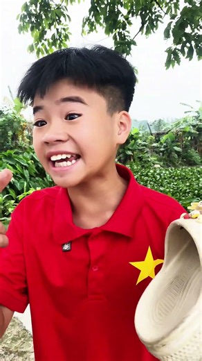 Chiếc dép oan ức #shorts