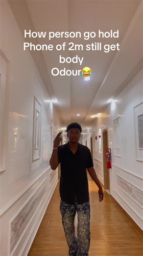 How to Manage Body Odor While Using Your Phone