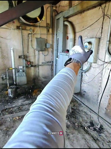 Repairing a walk in freezer and an ac unit #pov #airconditioning #corpuschristitx #hvacr