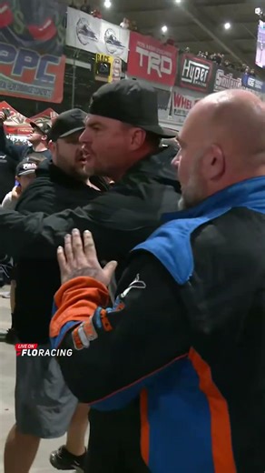 😱 Tempers are flaring and we've got an ejection following some wild Stock Non-Wing qualifier action!