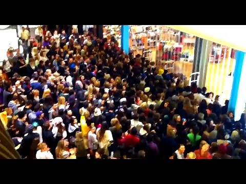 Black Friday 2020 Madness - Funny and total chaos clips