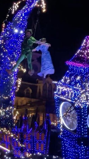 Peter Pan & Wendy FLY in Disney Starlight: Dream The Night Away