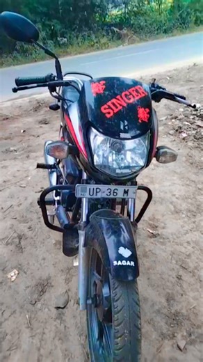 Singer Arvind Neetu Tiwari on Instagram: "Inse kah rahi kam khayo"